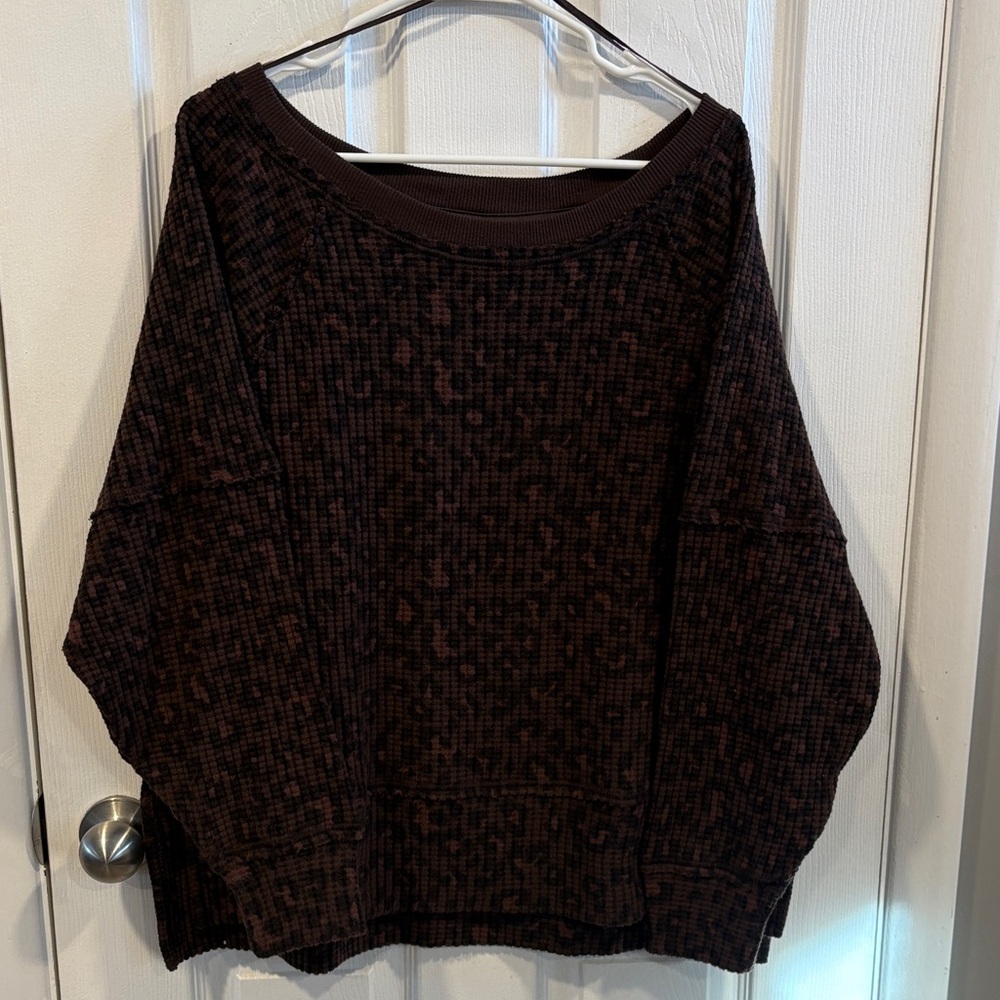 NWT American Eagle Outfitters Dark Brown Leopard Patterned Sweater Size Medium
